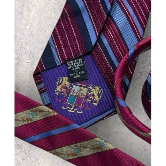 ROBERT GRAHAM Silk Tie USA XL Burgundy Blue Striped W:3.4" EUC - Picture 2 of 7